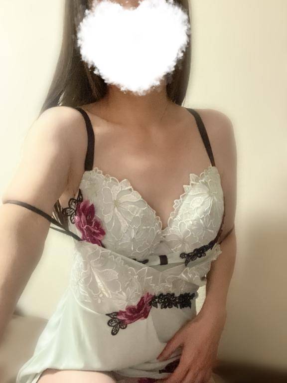 あおな　神美巨乳Ｆカップ☆可憐貴婦人の愛欲淫乱白書