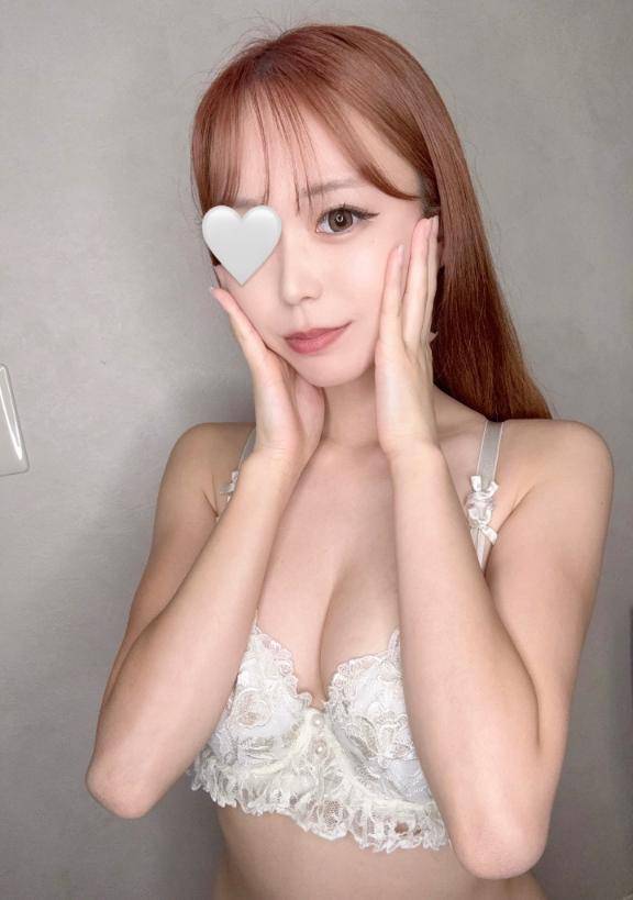 少しだけお顔見せるね…///可愛？♡