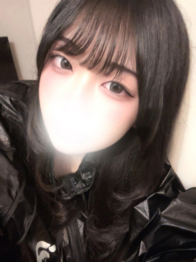 ねる【黒髪清楚系の美少女】（ブレイク）