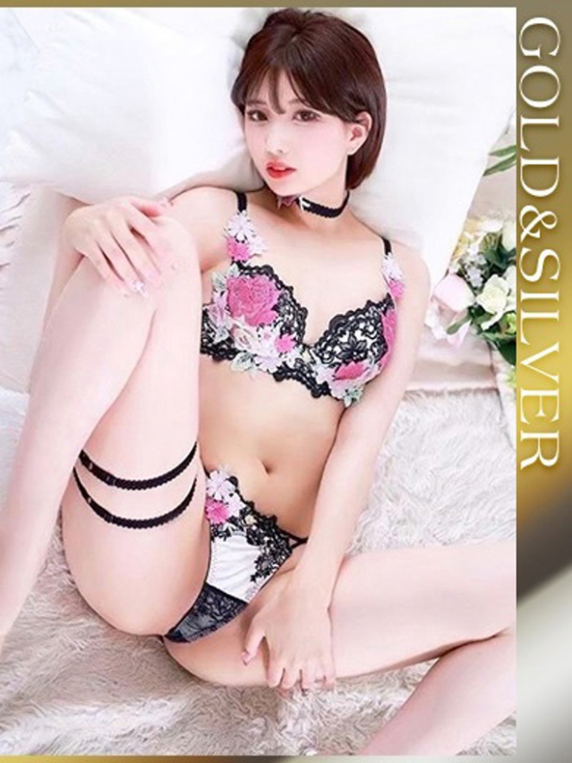 るきあ【美脚すぎる正統派美人】（ブレイク）