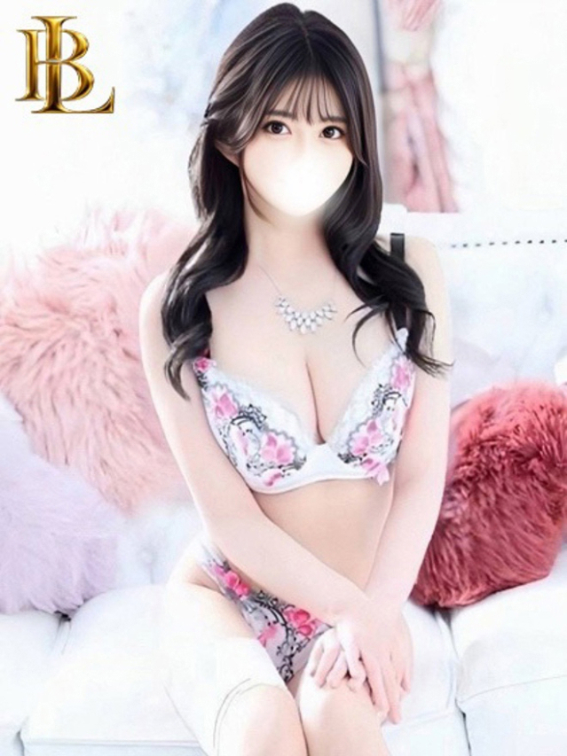 りりあ【 ミニマム爆乳美女】(ブレイク)