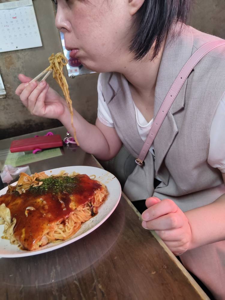 "岡山レンタル彼女ジャンボお好み焼き　みゆき高齢者障害者の方もお気軽呼んでください2025年も素敵なデートお待ちしています川上さん" を YouTube で見る