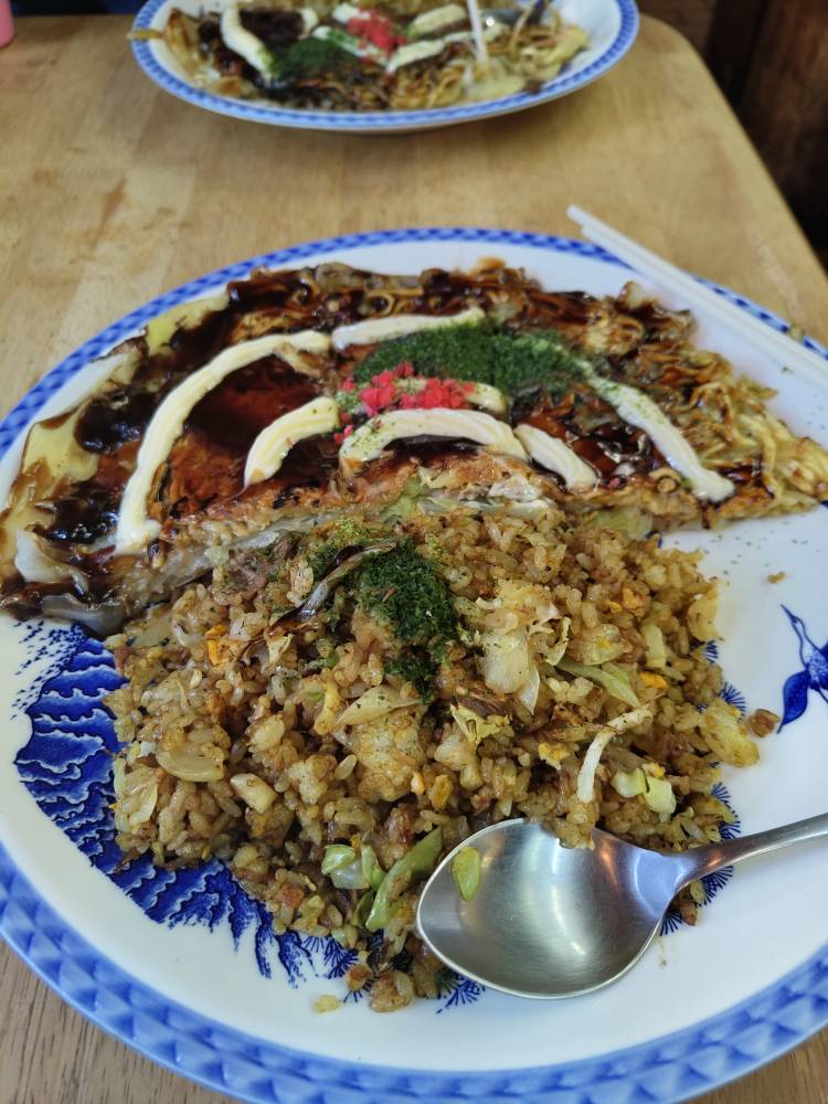 "岡山レンタル彼女ジャンボお好み焼き　やよい高齢者障害者の方もお気軽呼んでください2025年も素敵なデートお待ちしていますスレンダー美人の吉田さん" を YouTube で見る