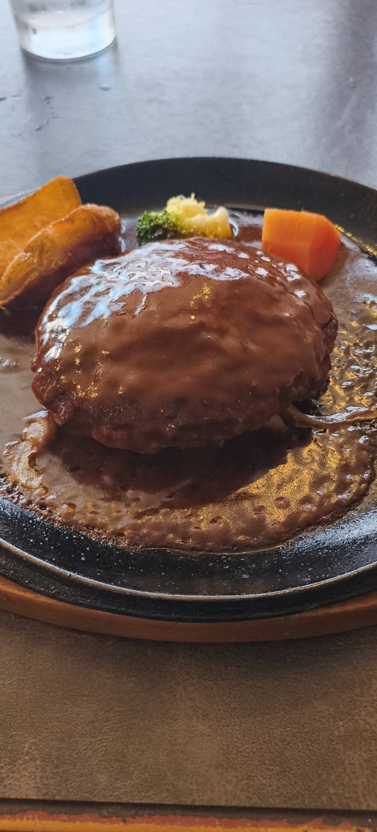 "岡山レンタル彼女高齢者障害者の方もお気軽呼んでください2025年も素敵なデートお待ちしています小柄で可愛い福山さん" を YouTube で見る