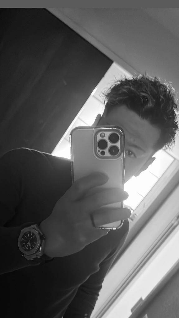 今日も出勤してます！