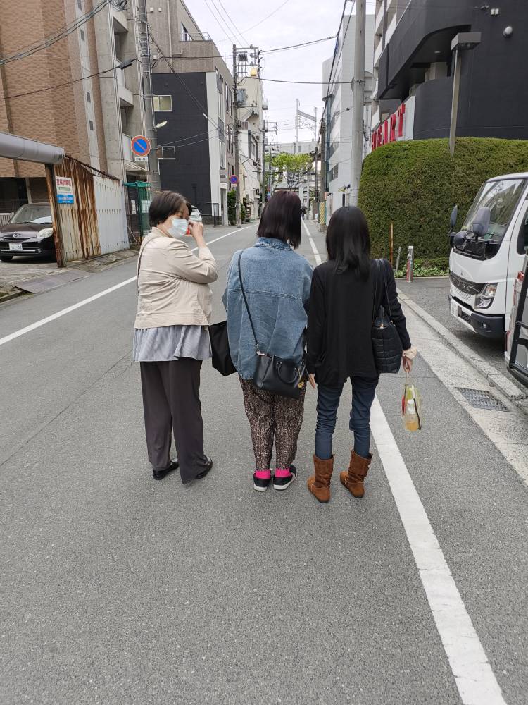 "障害者高齢者のお客様も行けます家事代行で料理・洗濯・買い物・家庭ゴミの回収・遺品整理もできます川上さん&かのえさん&田島さん#岡山市" を YouTube で見る