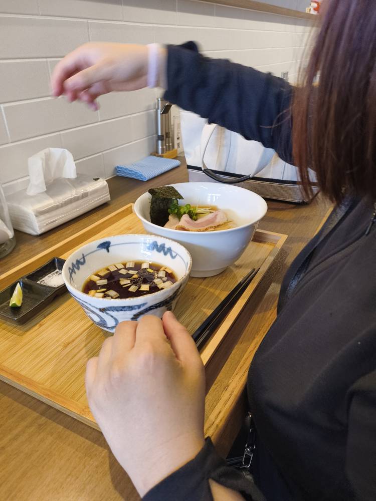 "ramen 8beat妊娠中・育休中もお仕事できる2026年も素敵なデートお待ちしています母乳ママのしえさん#母乳 #岡山市 #ラーメン" を YouTube で見る