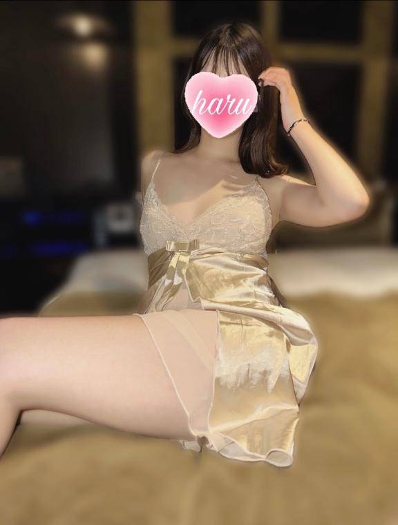 凹…