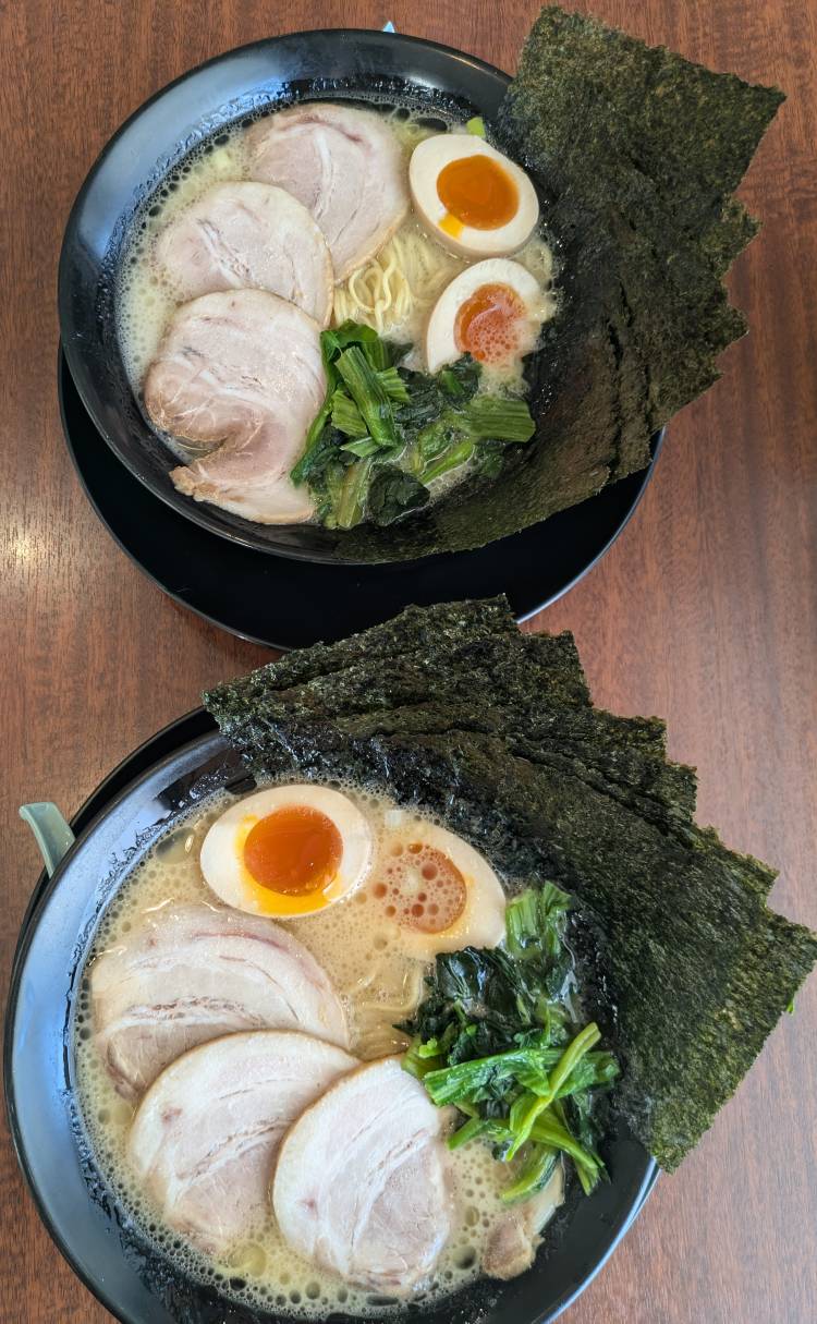 家系ラーメンしゃかりきスペシャル😋