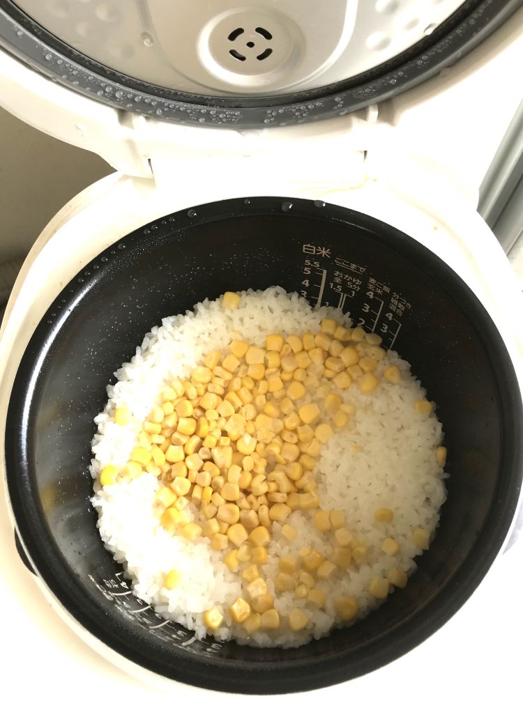 @🍽夕飯__🍚もろこしご飯 👏