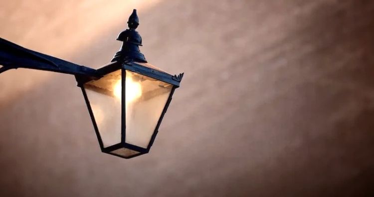 @日本に初めて電灯が灯る__ !