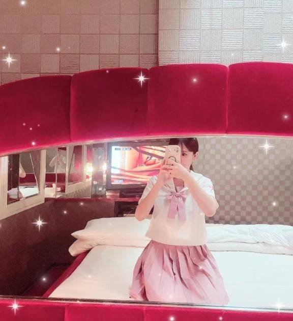 悪いことシよ？