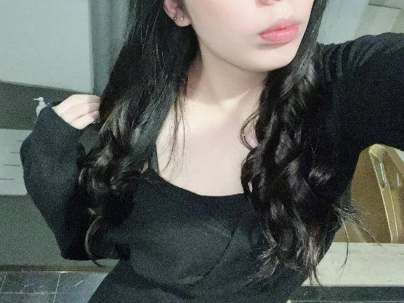 久しぶりに髪巻いてみた✨