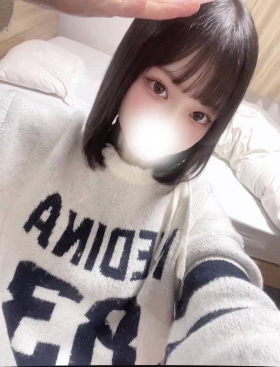 お行儀悪いけど、ベッドの上で食べてたら