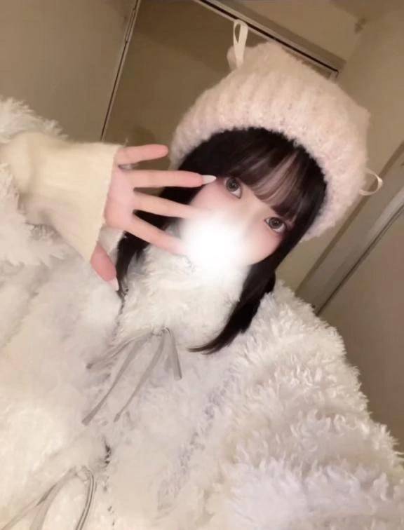 香水変えたんだけど、お兄さんはどんな匂いが好き？✨