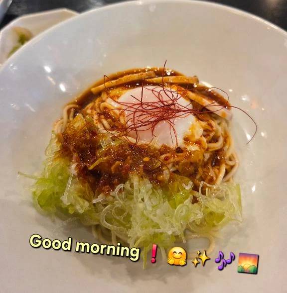 おはようございます(*- -)(*_ _)