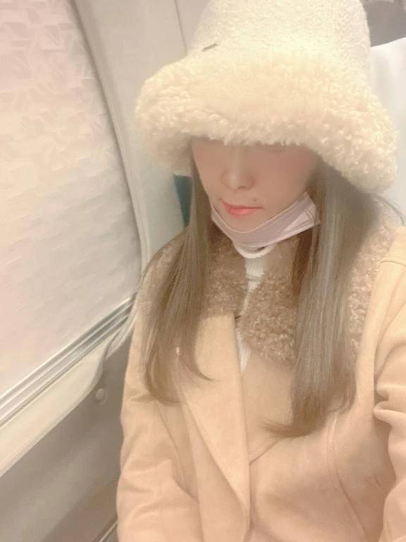 明日は初の巻き髪だよん💕