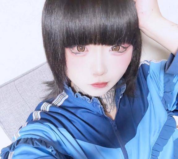 見つめ合ってドキドキしよ…？