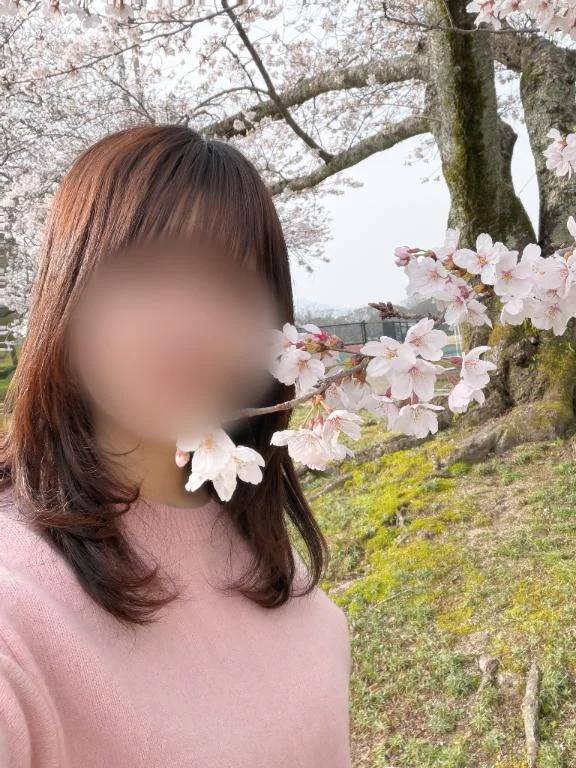ぺこ(  . .)"