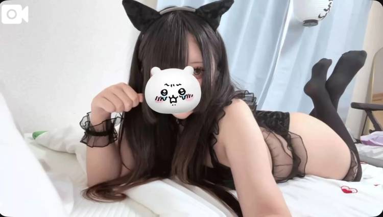 にゃーん、なにしてるのっ🐈‍⬛