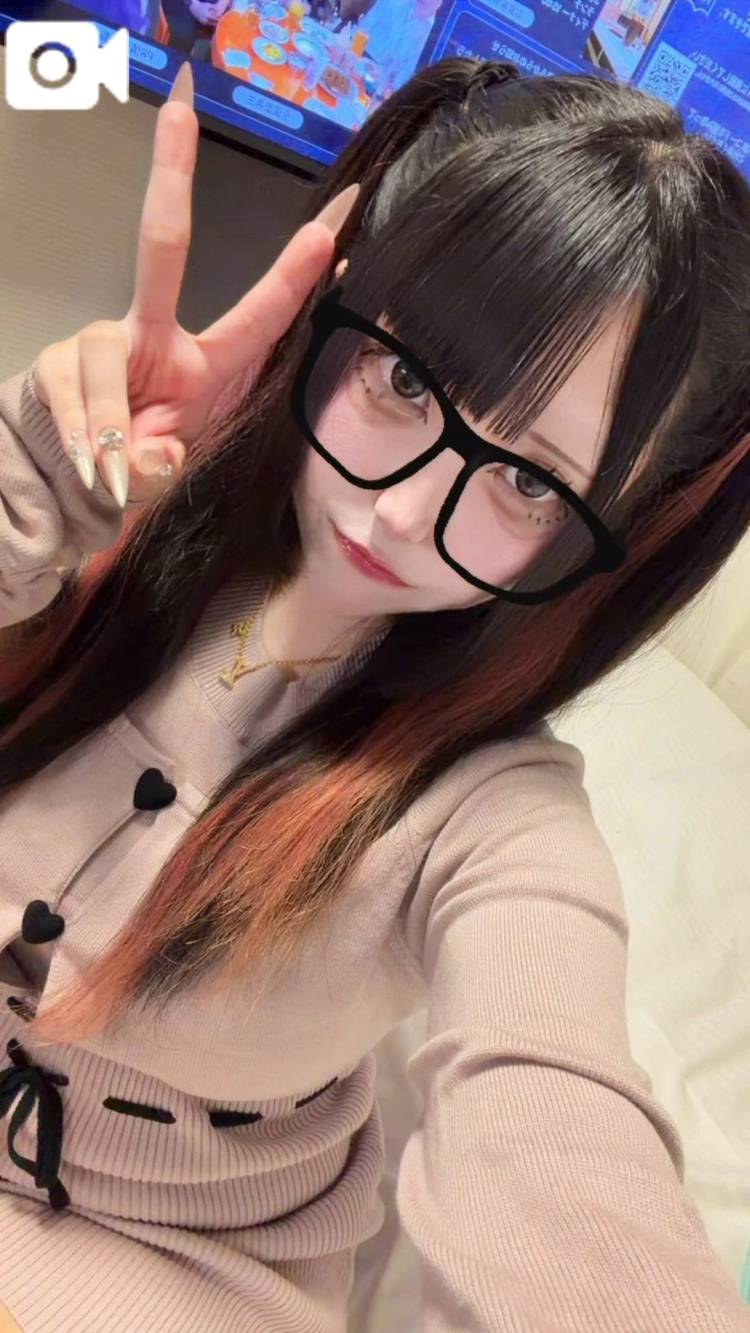 おはよーん♡明日急遽いてますわ〜♡