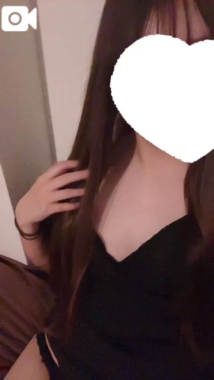 👧