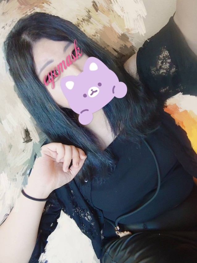 めぐみ♡巨乳潮吹き新人（EYE MASK 「アイマスク」）