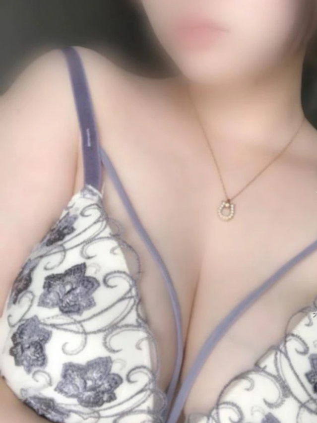 りょう♡Gカップ新人(EYE MASK 「アイマスク」)