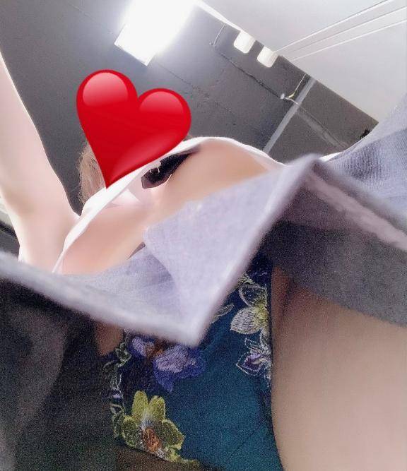 脱がしてボロンッ