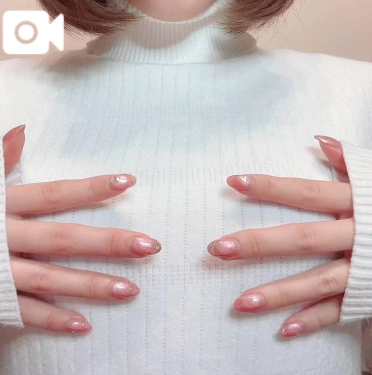 服の上から(´∩ω∩`*)😍