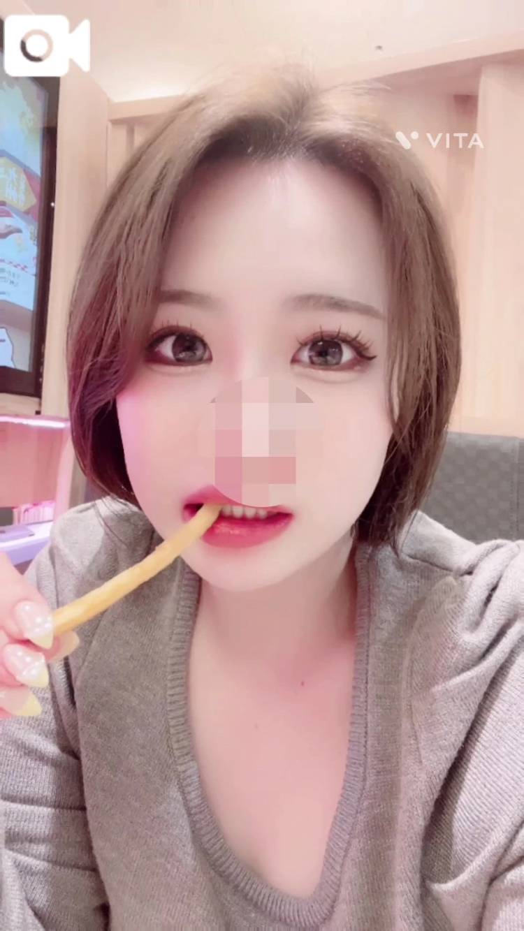 もぐもぐタイム(・u ・)ŧ‹”ŧ‹”
