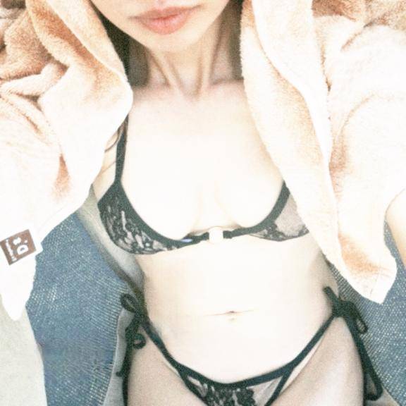   妖艶ママ、海に現る??