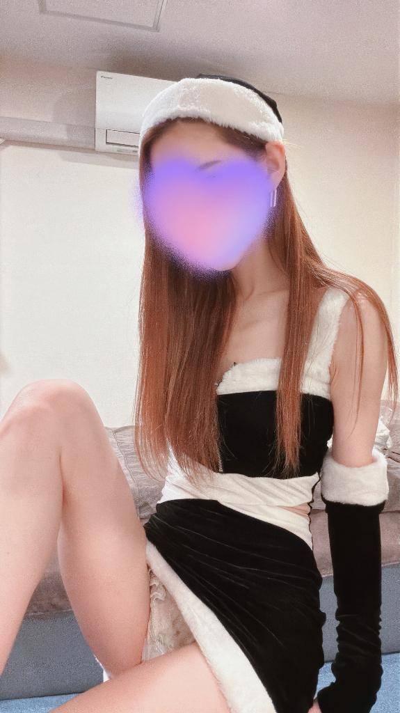 黒に溶ける、聖夜のサンタ🖤