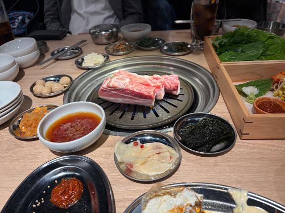 肉が