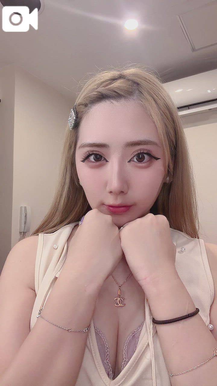 ねえねえねえ‪‪❤︎‬*. ﾟ