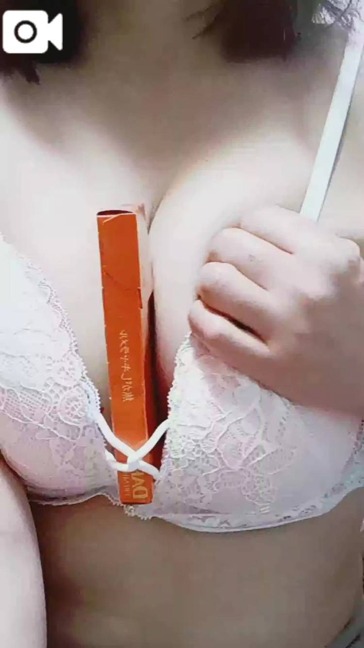 おちんち◯挟もうとするけど♪