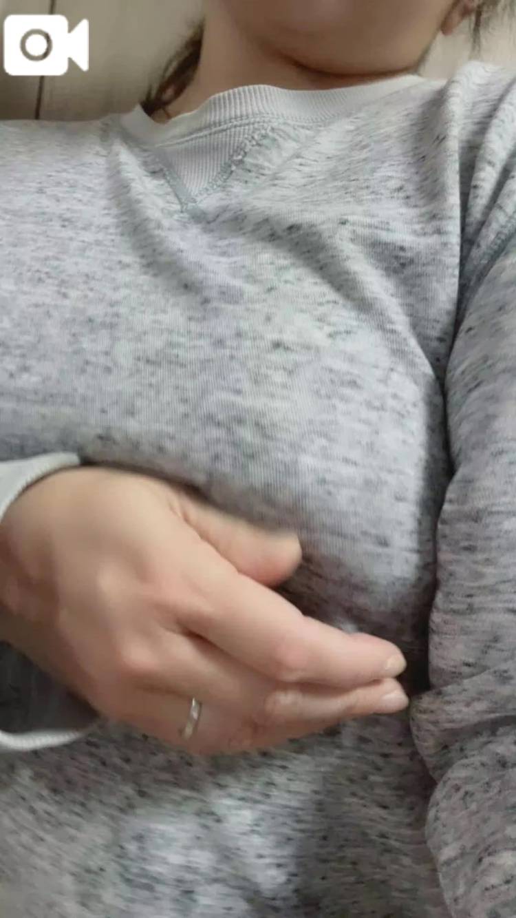 スゥェット越し