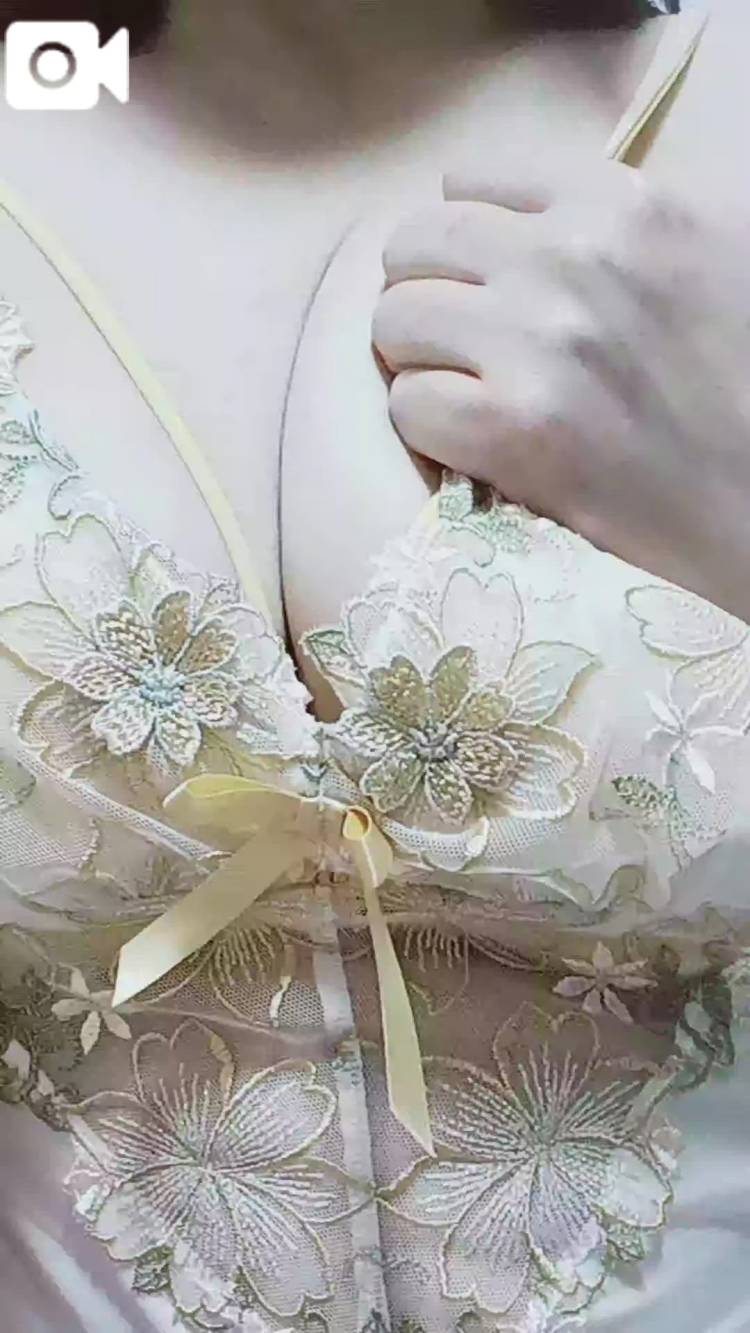 スリップの紐下ろすよ♪