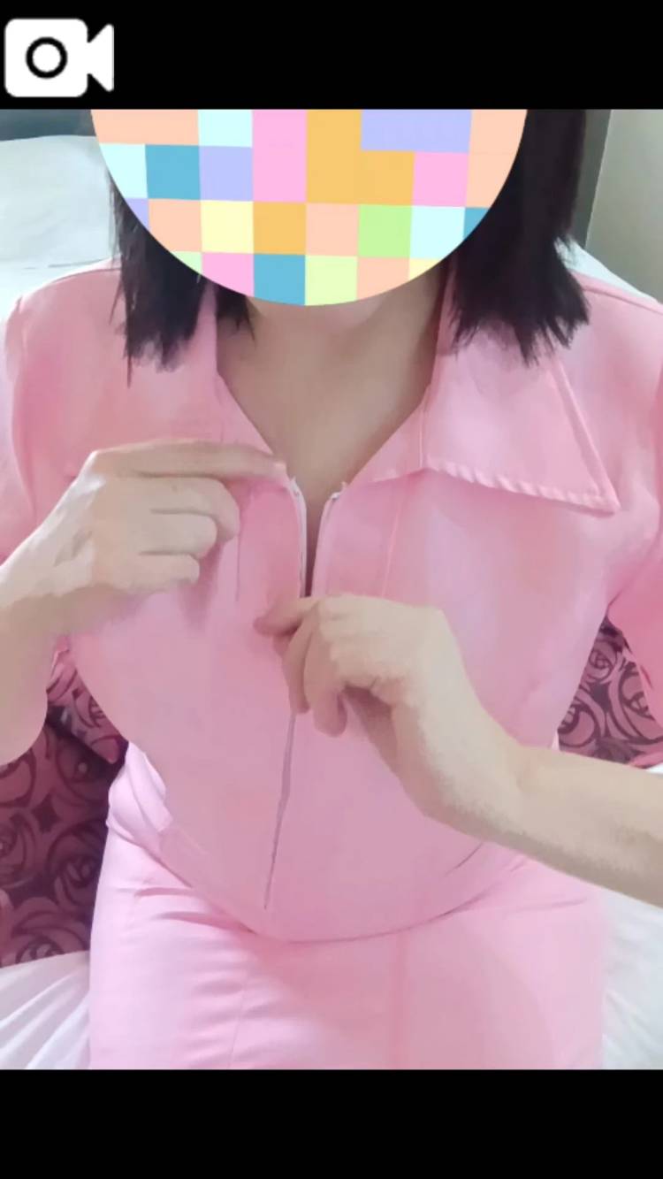 ファスナー開けると♪