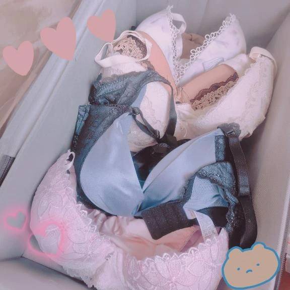 今日の下着は いろっいろっ ♪