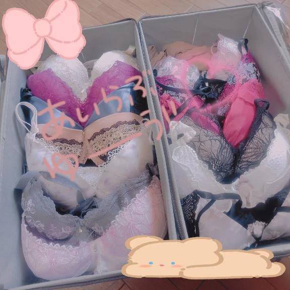 今日の下着は いろっいろっ ♪