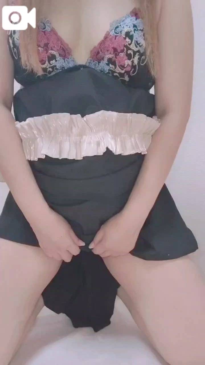 膝立ちで ...