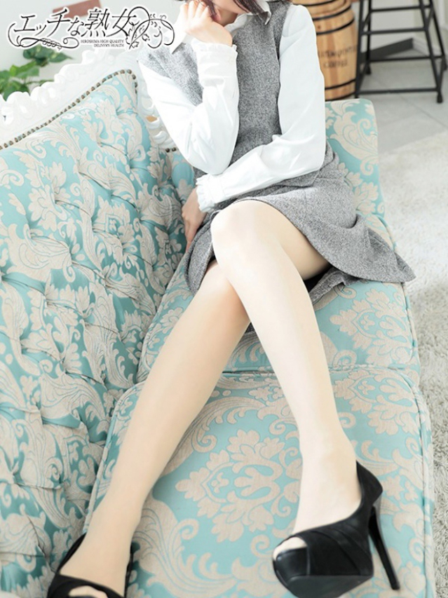 新人 綾(あや)（エッチな熟女）