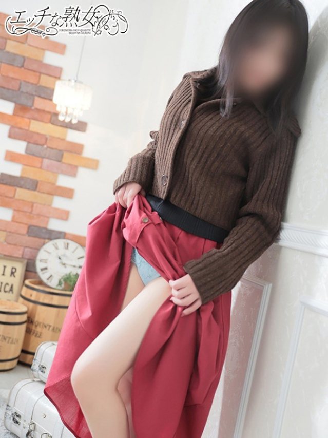 新人 菫(すみれ)（エッチな熟女）