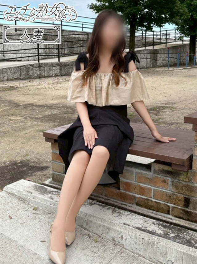 優良(ゆら)（エッチな熟女）