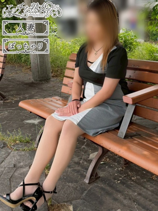 莉々(りり)(エッチな熟女)