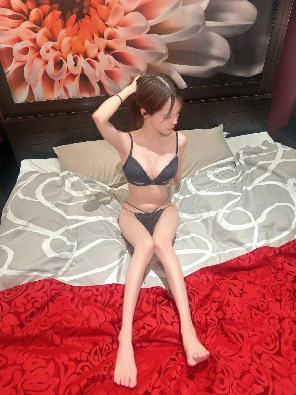 携帯1つあれば抱ける女の子