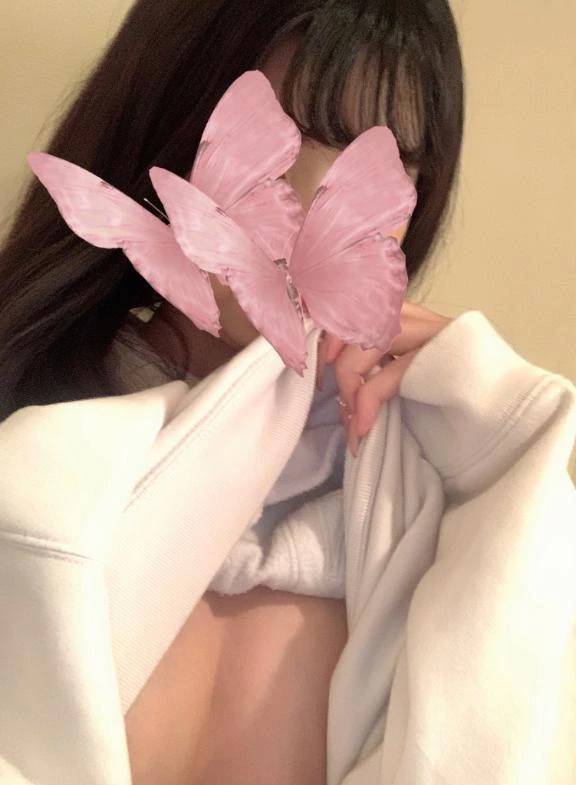 《 くっつきすぎ😒 》