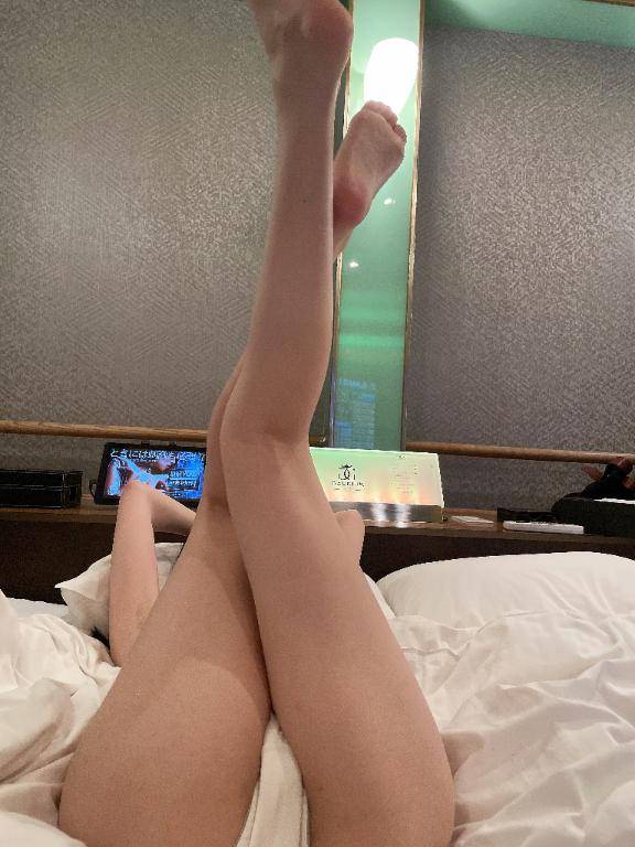 金晩??