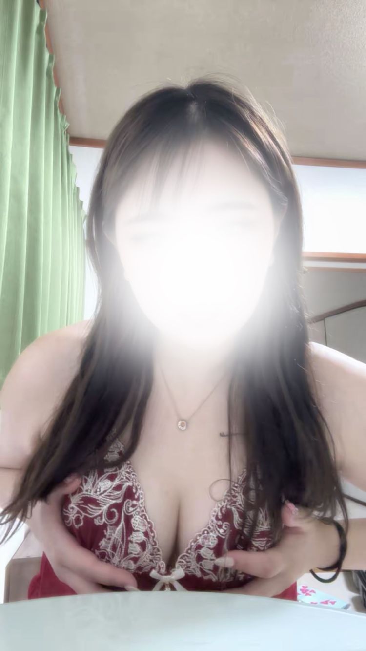 まだまだえちえち誘いまってますよ🤍